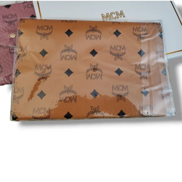 MCM Pink Or Congac Visetos Envelope Clutch Handbag, Size 8½"x5½" - Picture 6 of 13